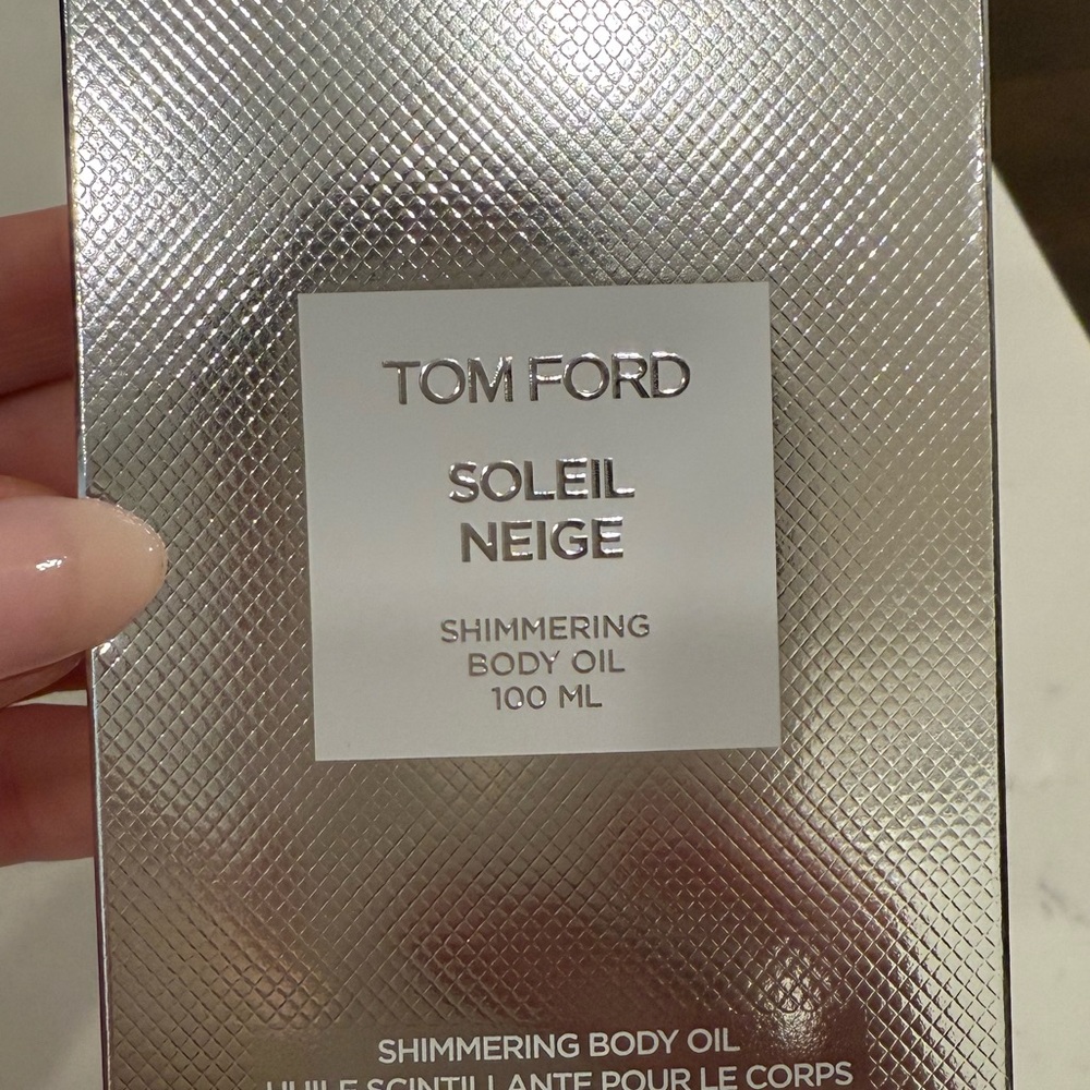 Tom Ford Soleil Neige Shimmering Body Oil - new in box (sprayed once)